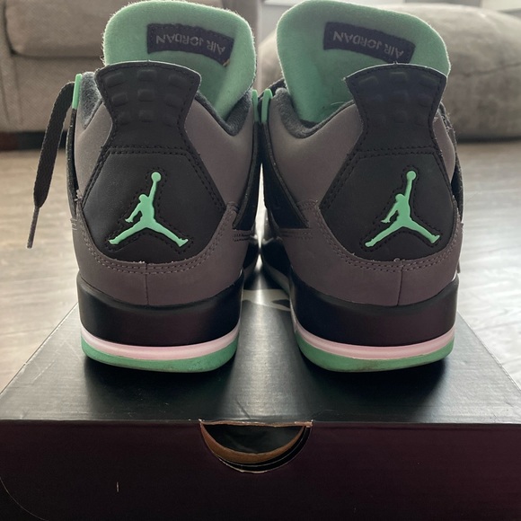 Jordan Retro 4 gray/green (green glow) - Picture 3 of 6